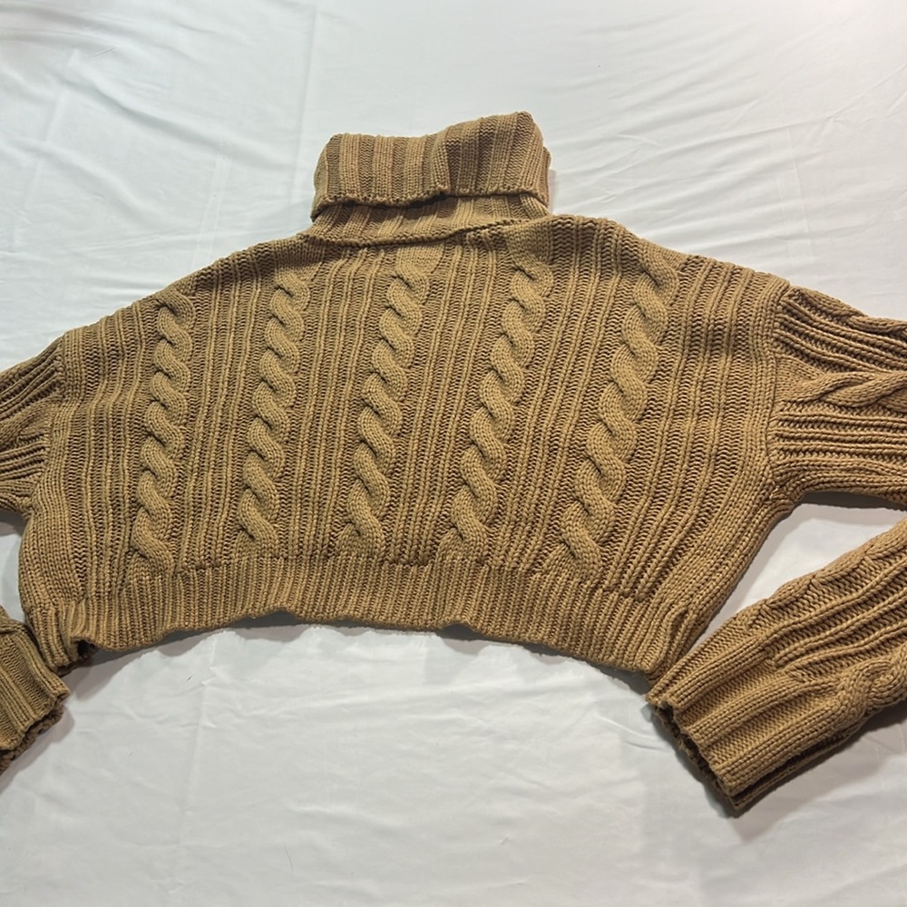 HYFVE cropped turtleneck size L - Picture 4 of 10